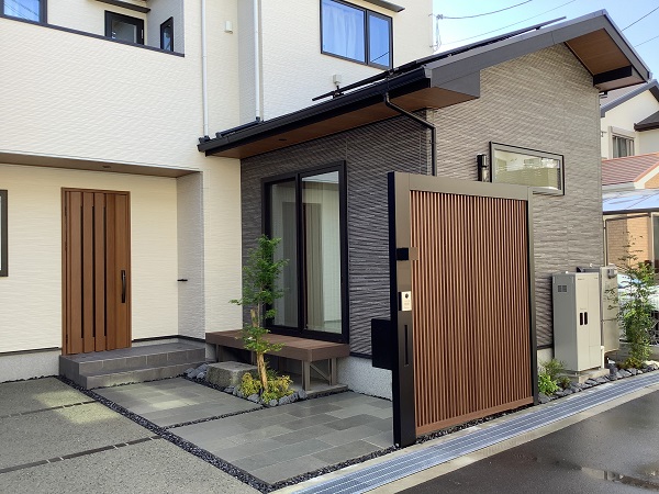 和テイストが映える憩いの場のある外構　/　箕面市　注文住宅